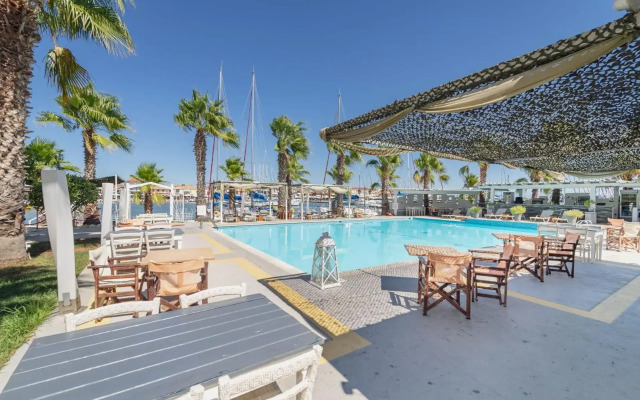Ianos Hotel