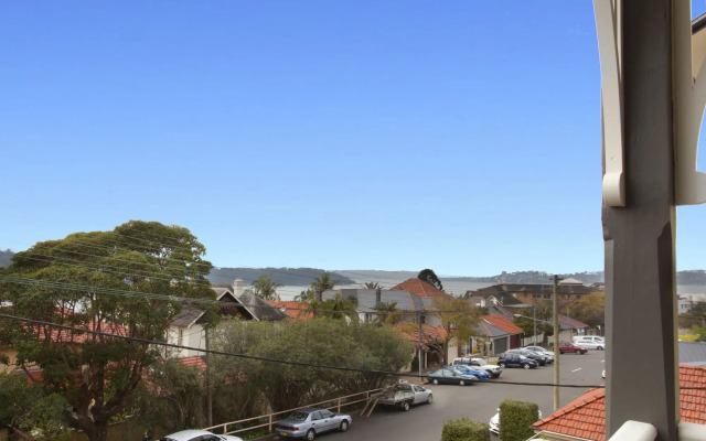 Cremorne Point Manor