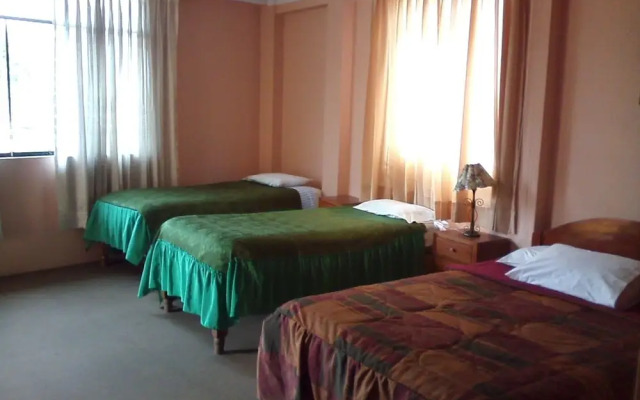 Hostal Tres Mascaras