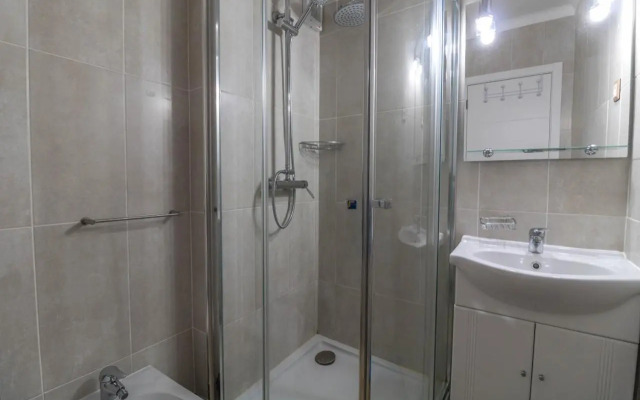 #044 Modern Flat Sea View Old Town