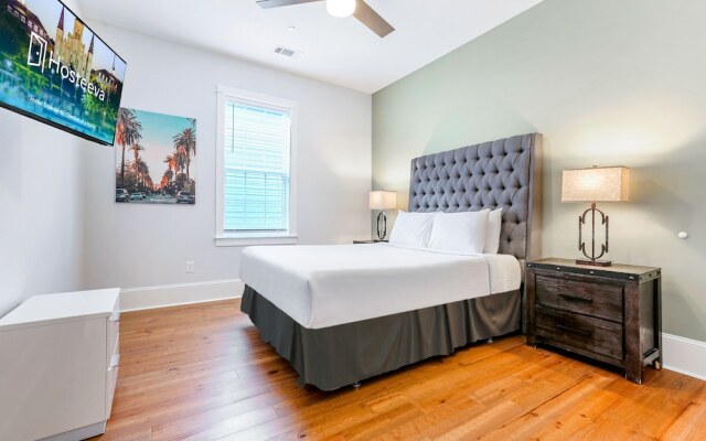 Stunning Modern and Fully-Upgraded 5 BR with Pool