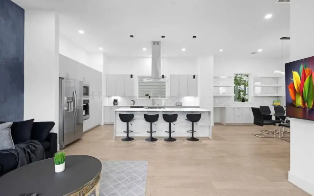Newly Built Modern 3 Bedroom Houston Home