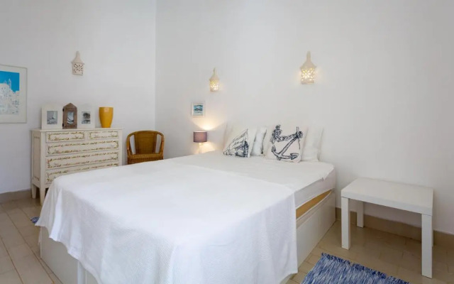 Sea 3BDR House W/ Patio by Lovelystay