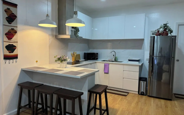 2 bedrooms in makati with balcony