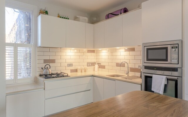 Stunning 2 Bedroom Terrace Flat In Fulham