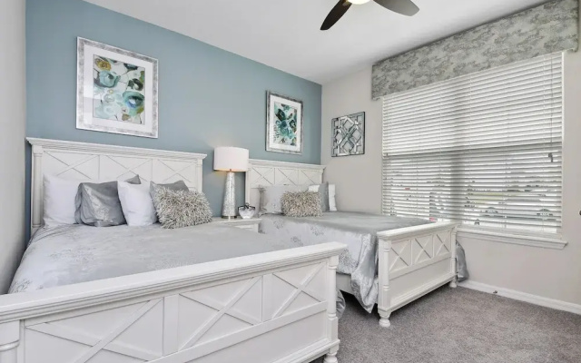 4 Bed Home Splash Pool at Solara