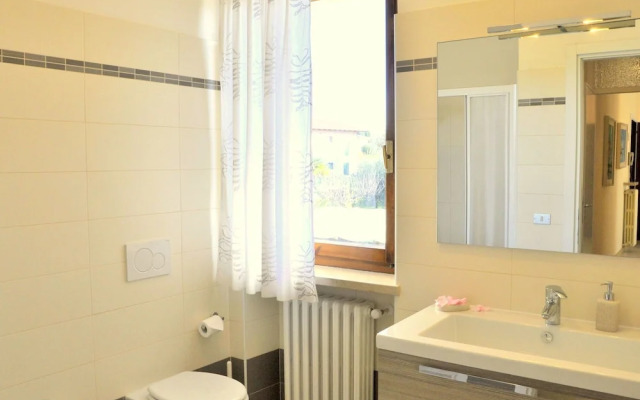 Vacation Home With Shared Pool in Lazise