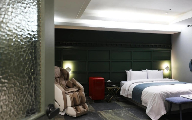 El Tower Hotel