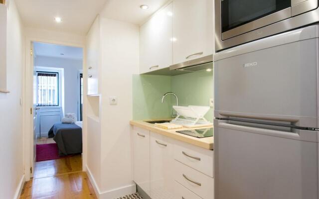 JOIVY Cosy 1-bed flat w/balcony in Alfama, moments from the Port