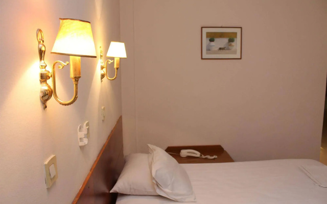 Nefeli Hotel