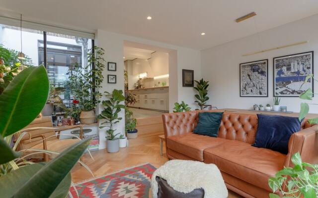 Modern 2 Bedroom Garden Apartment in West Hampstead