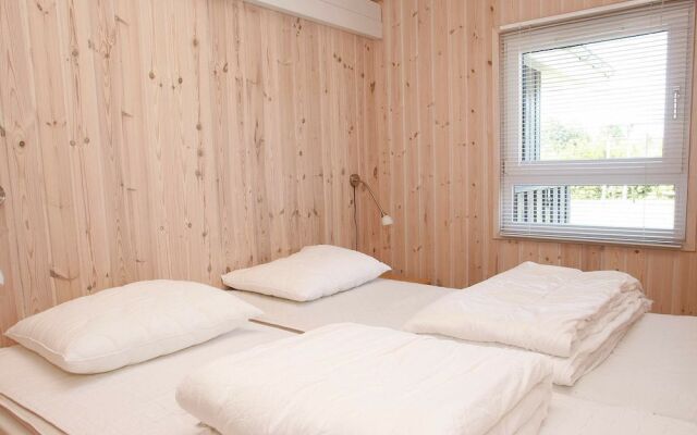 Comfy Holiday Home in Hals With Whirlpool