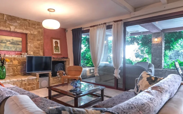 Maria Elena Villas