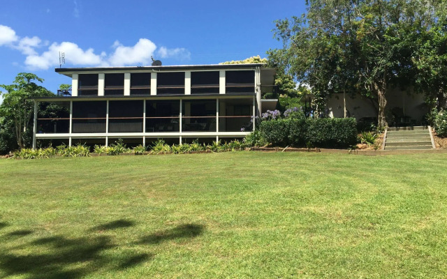 Mapleton Falls Accommodation