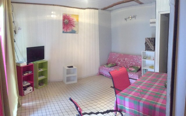 Bungalow With 2 Bedrooms in Bouillante, With Furnished Terrace and Wif