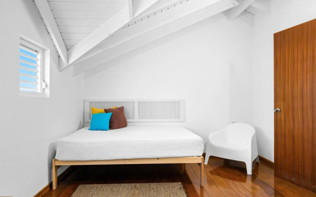 Golf Course Access Balcony Infinity Pool