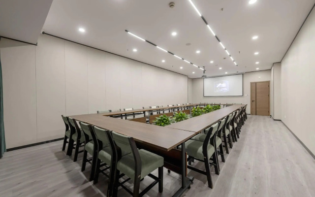 Huaerrun Intelligent Hotel (Changzhou Xinbei Benniu Airport)