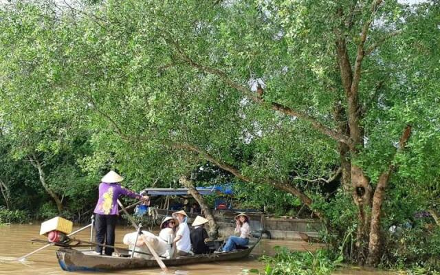 Hà Phan Holiday House