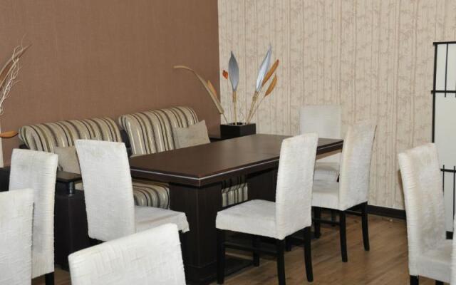 Atrium Hotel