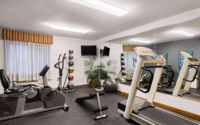 Days Inn by Wyndham Kansas City Northeast