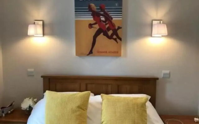Signet Apartments - Carlyle House