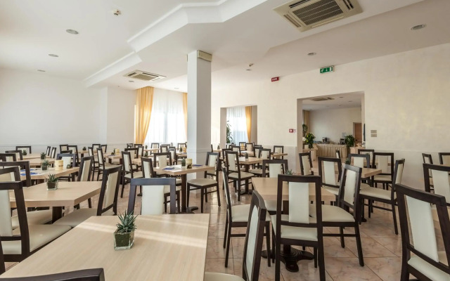 Hotel Corinna