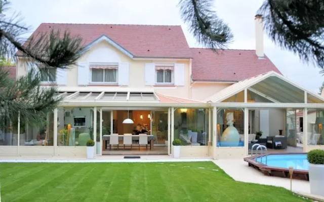 LA Villa de la Gondoire