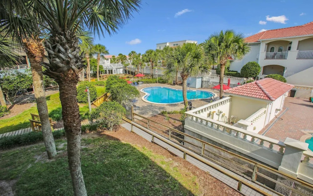 Oceanfront Luxury: 2BR Condo, St. Augustine