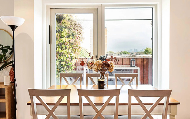 3 Bed Luxury Penthouse in Shoreditch