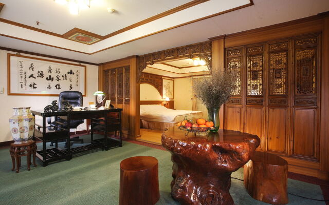 Kingdom Hotel