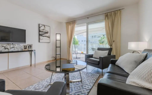 Stylish 2-bedroom apartment in an upscale residence building - Apartment in Cannes - Photo 2