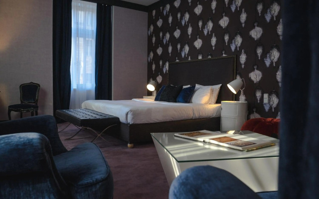 Friday Hotel