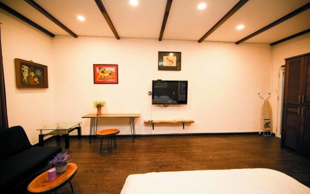 Elegant Studio Apartment