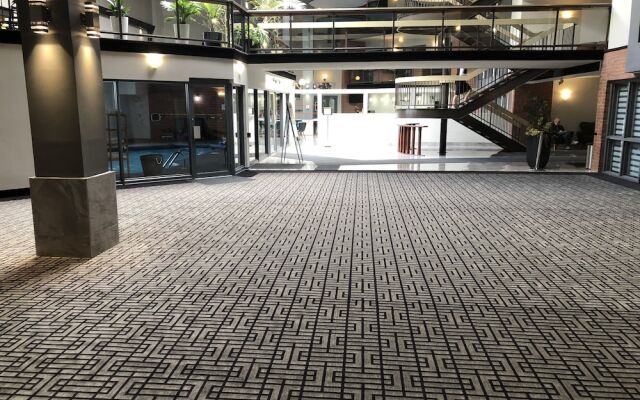 Best Western Plus Laval Montreal & Conference Centre