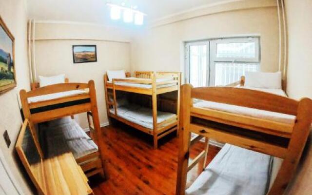 Top Hostel and Tours