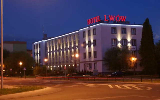 Hotel i Restauracja Lwów
