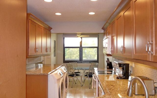 South end Condo With Pool/spa and Steps to Beach