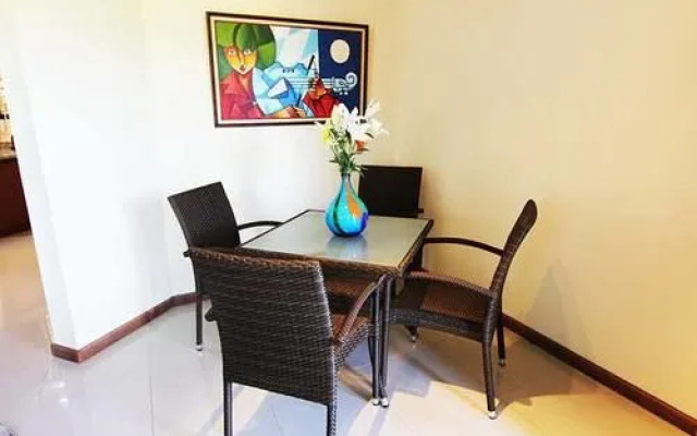 La Jacaranda Luxury Condos