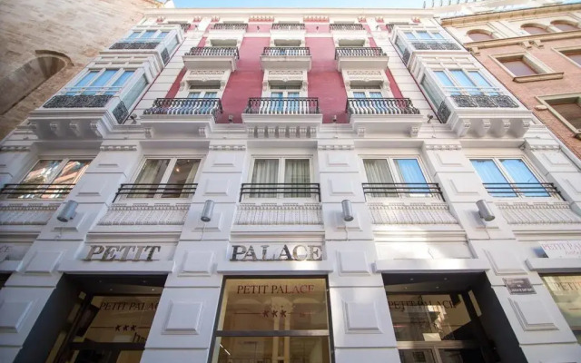 Petit Palace Plaza de la Reina