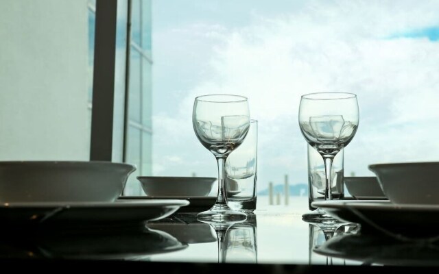 Seafront Duplex Suite at Georgetown