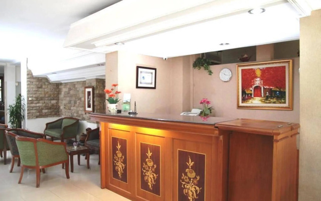 OYO 154 Griya Patria Guest House