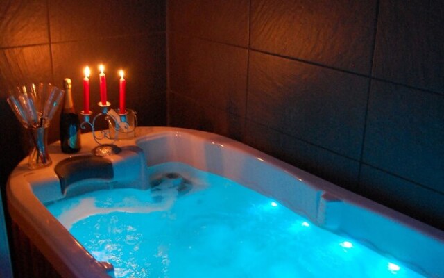 Appartement Legalite Avec Sauna Et Jacuzzi