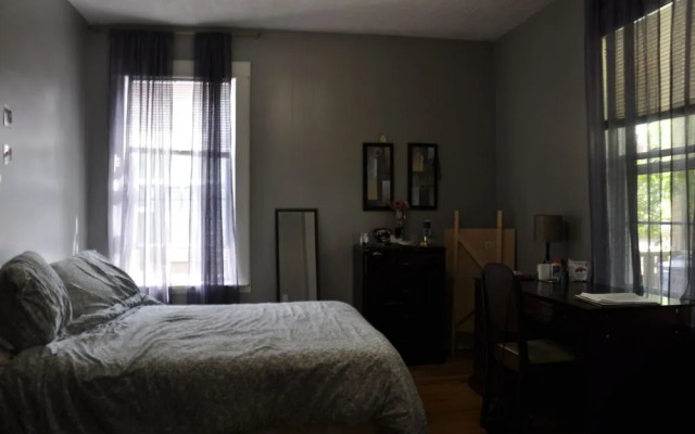 Moncton Suites - 79 Maple Street