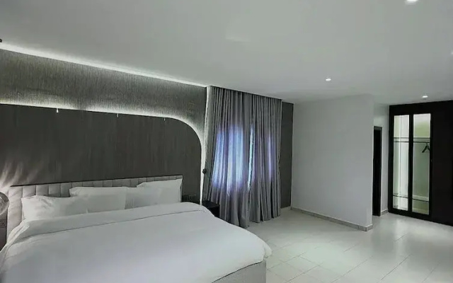 Sparkles Apartment