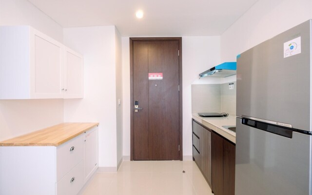 Modern Look And Comfy 2Br At Vasaka Solterra Apartment