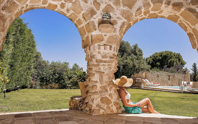 Bozonos Luxury Villa