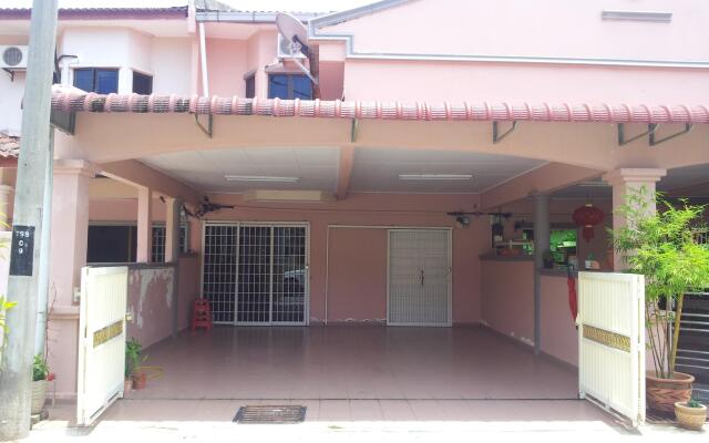 Happy Guest House (Kuala Krai)