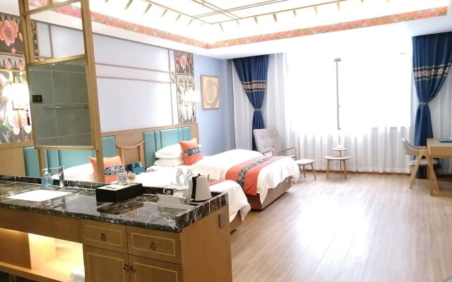 56 Nationalities Hotel