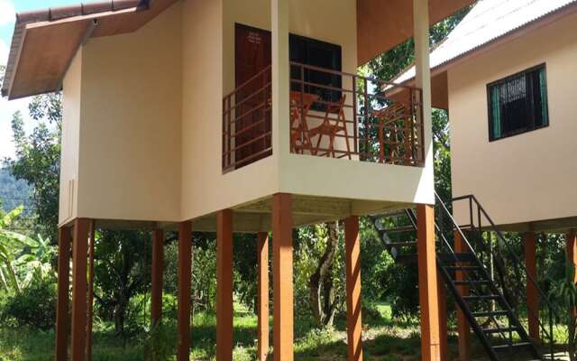 Khao Sok Jungle Huts