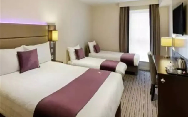 Premier Inn Cheltenham Town Centre